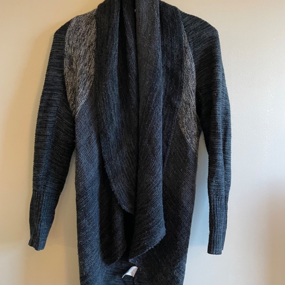 Papillon shawl sweater - Picture 3 of 3